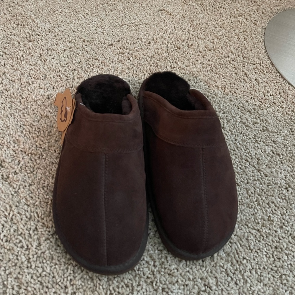 NWT men’s slippers